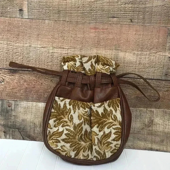 Tex-Made Leather Embroidered Handbag - Picture 2 of 5